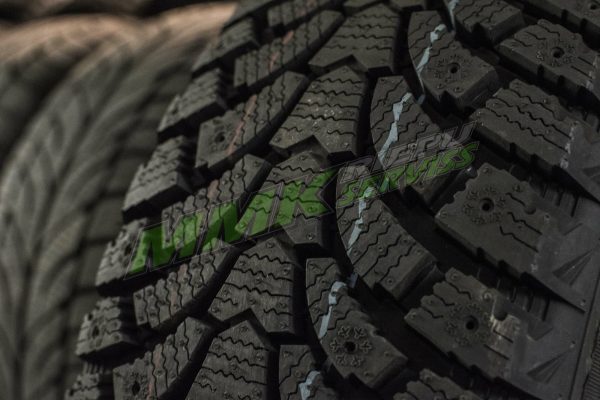 245/40R18 Maxtrek M900 97T ar radzēm - Ziemas ar radzēm riepas