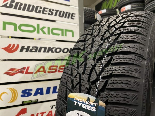 215/65R16 Nokian WR D4 102H XL - Vissezonas riepas / Ziemas riepas