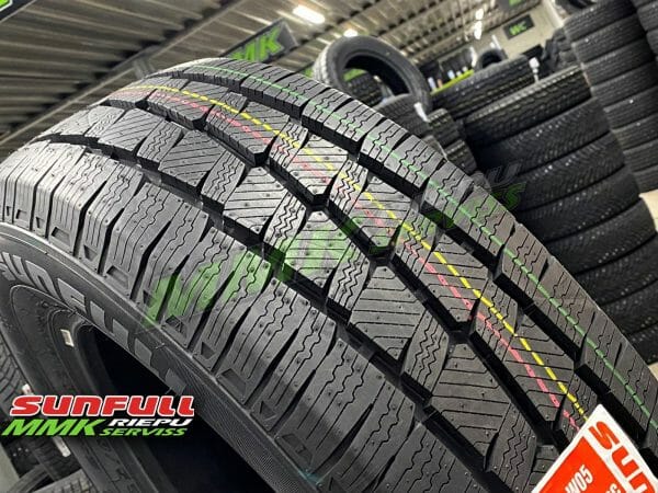 205/70R15C Sunfull SF-W05 109/107R - Vissezonas riepas / Ziemas riepas