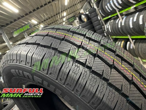 205/70R15C Sunfull SF-W05 109/107R - Vissezonas riepas / Ziemas riepas