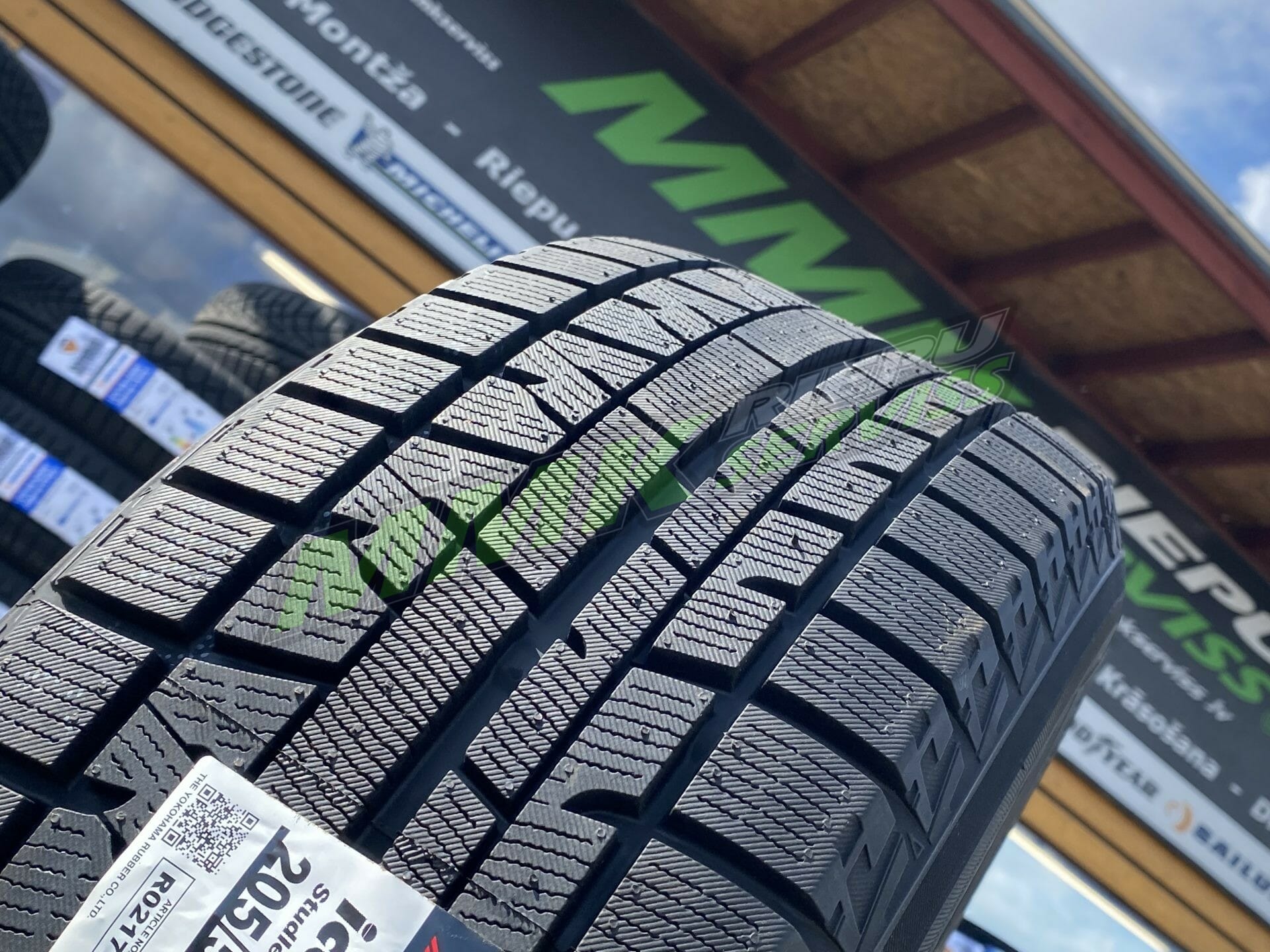 185/65R15YOKOHAMA iceGUARD iG30 美品ホイール付き タイヤ・ホイール
