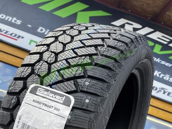225/55R17 GISLAVED NORD FROST 200 101T XL - Ziemas ar radzēm riepas