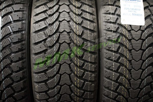 185/55R15 Maxtrek M900 ICE 86T dot