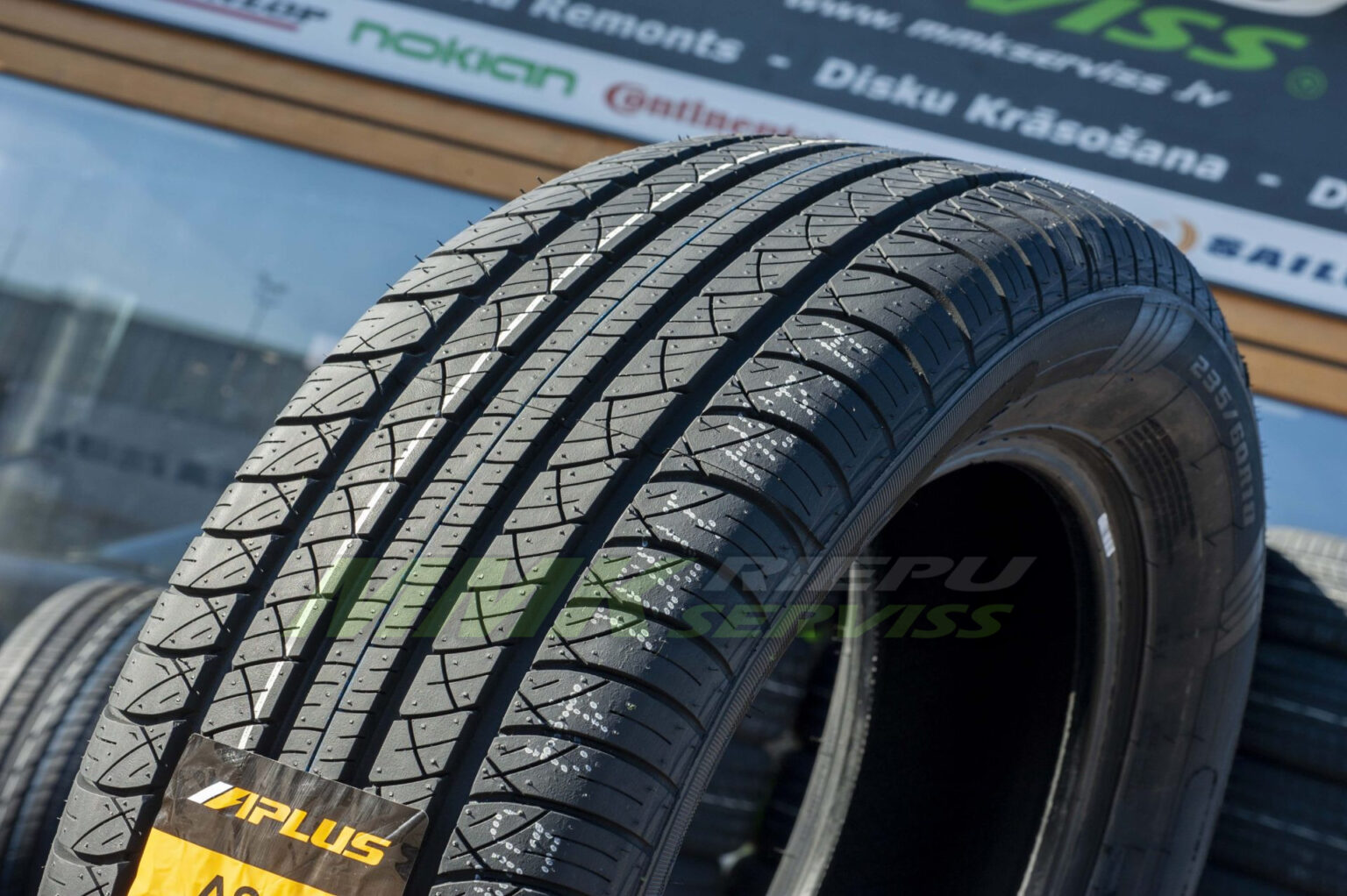 235/60R18 Aplus A919 107H XL • MMK Riepas
