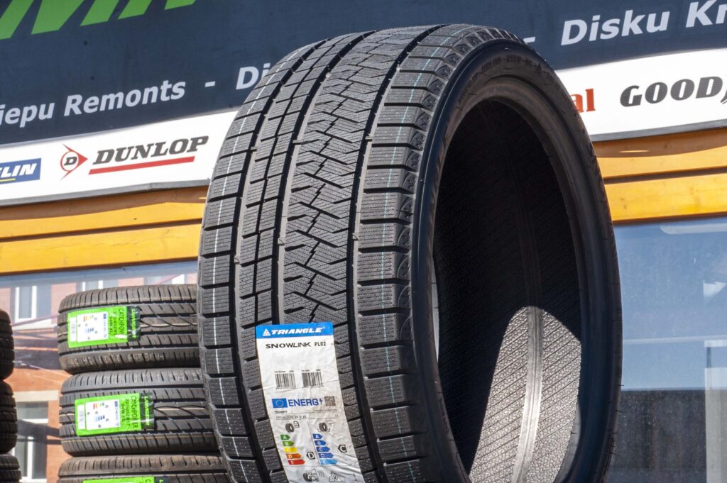 255/40R18 Triangle SnowLink PL02 99V XL • MMK Riepas