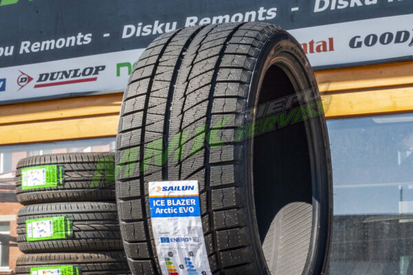 225/50R18 Sailun Ice Blazer Arctic EVO 99V XL - Vissezonas riepas / Ziemas riepas