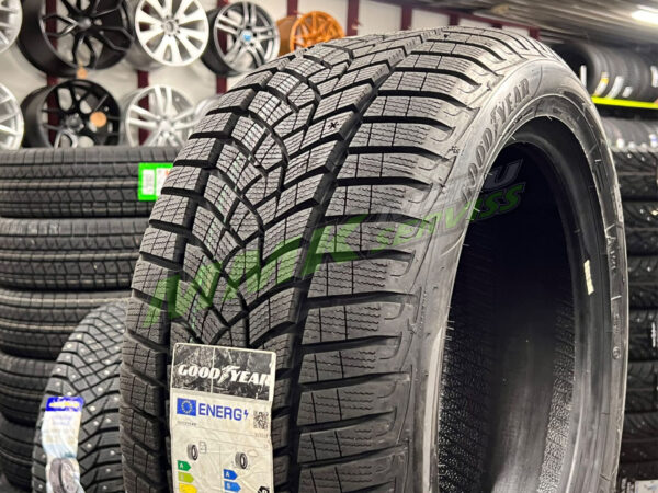 225/50R17 Goodyear UltraGrip Perfromance + 94H - Vissezonas riepas / Ziemas riepas