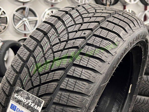 225/50R17 Goodyear UltraGrip Perfromance + 94H - Vissezonas riepas / Ziemas riepas