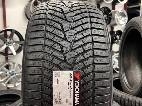 265/60R18 Yokohama BluEarth*Winter V905 110H - Vissezonas riepas / Ziemas riepas