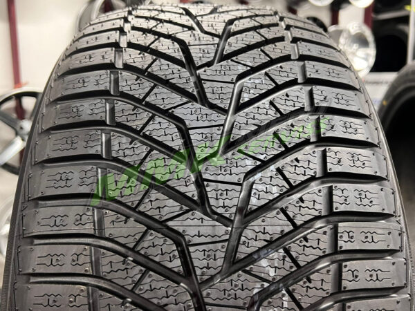 275/40R21 Yokohama BluEarth*Winter V905 107W XL - Vissezonas riepas / Ziemas riepas