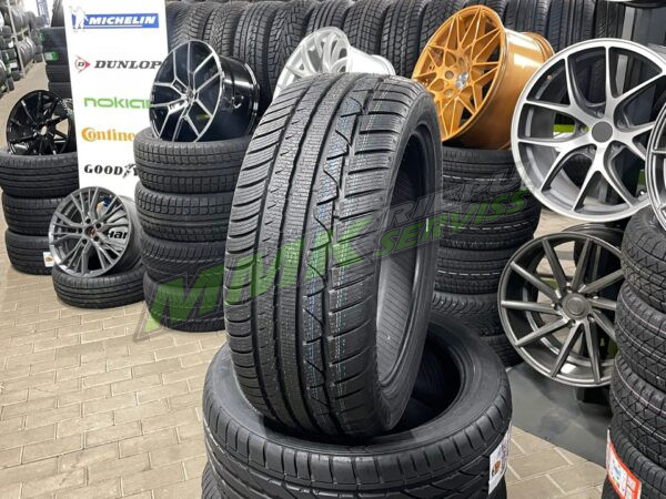 235/55R19 Leao WINTER DEFENDER UHP 105V XL - Ziemas riepas