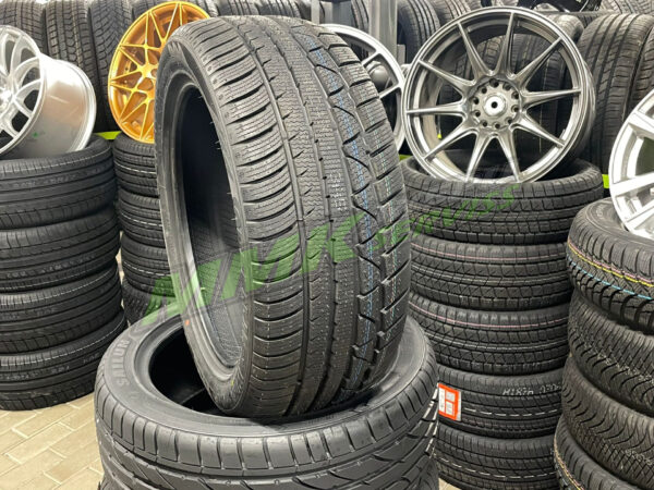 255/35R20 Leao Winter Defender UHP 97V XL - Vissezonas riepas / Ziemas riepas