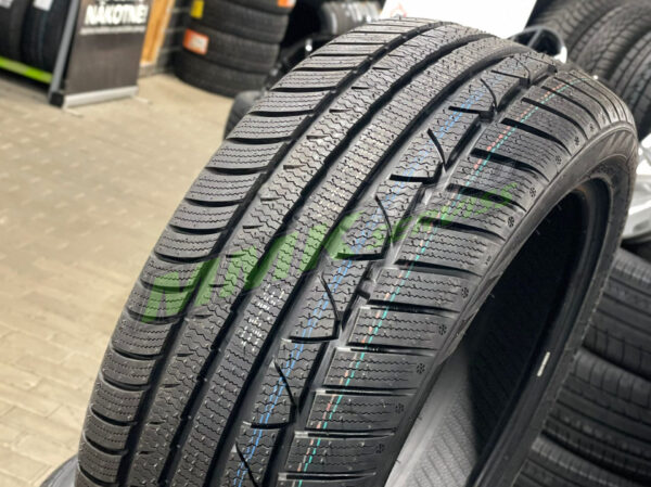 255/35R20 Leao Winter Defender UHP 97V XL - Vissezonas riepas / Ziemas riepas