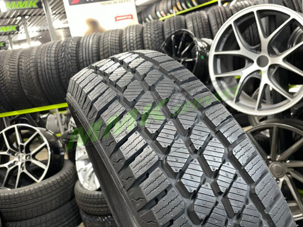 195/70R15C Goodride SW612 104/102R - Vissezonas riepas / Ziemas riepas