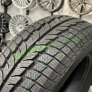 205/60R16 Powertrac Snowtour 96H XL - Vissezonas riepas / Ziemas riepas