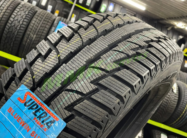 215/60R17 Superia Bluewin SUV 96H - Vissezonas riepas / Ziemas riepas