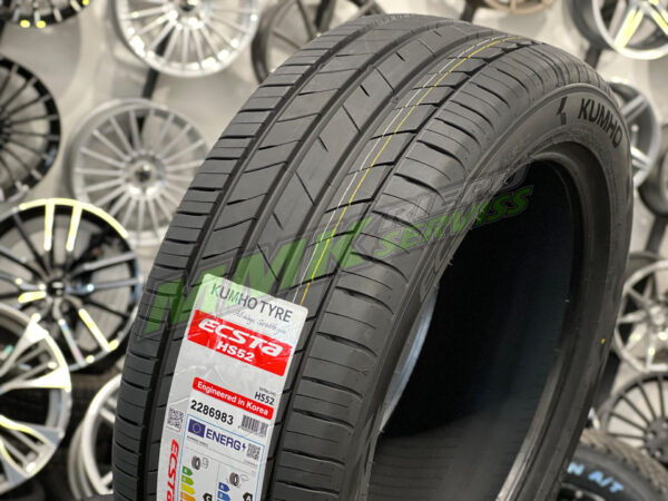 245/45R18 Kumho Ecsta HS52 100W XL (Copy)