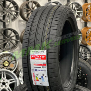 245/45R18 Kumho Ecsta HS52 100W XL