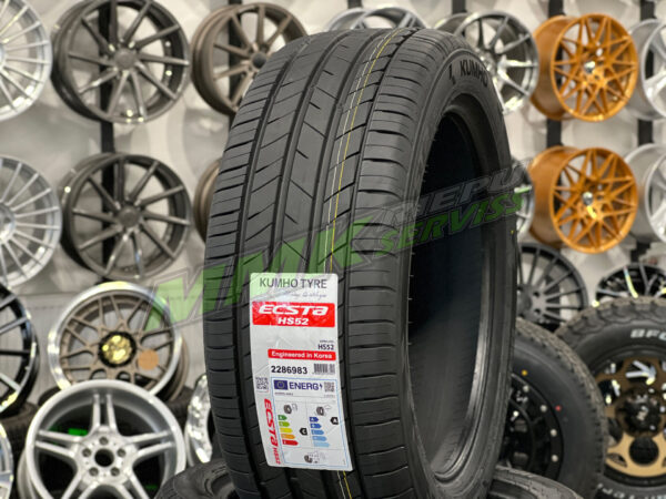 245/45R18 Kumho Ecsta HS52 100W XL