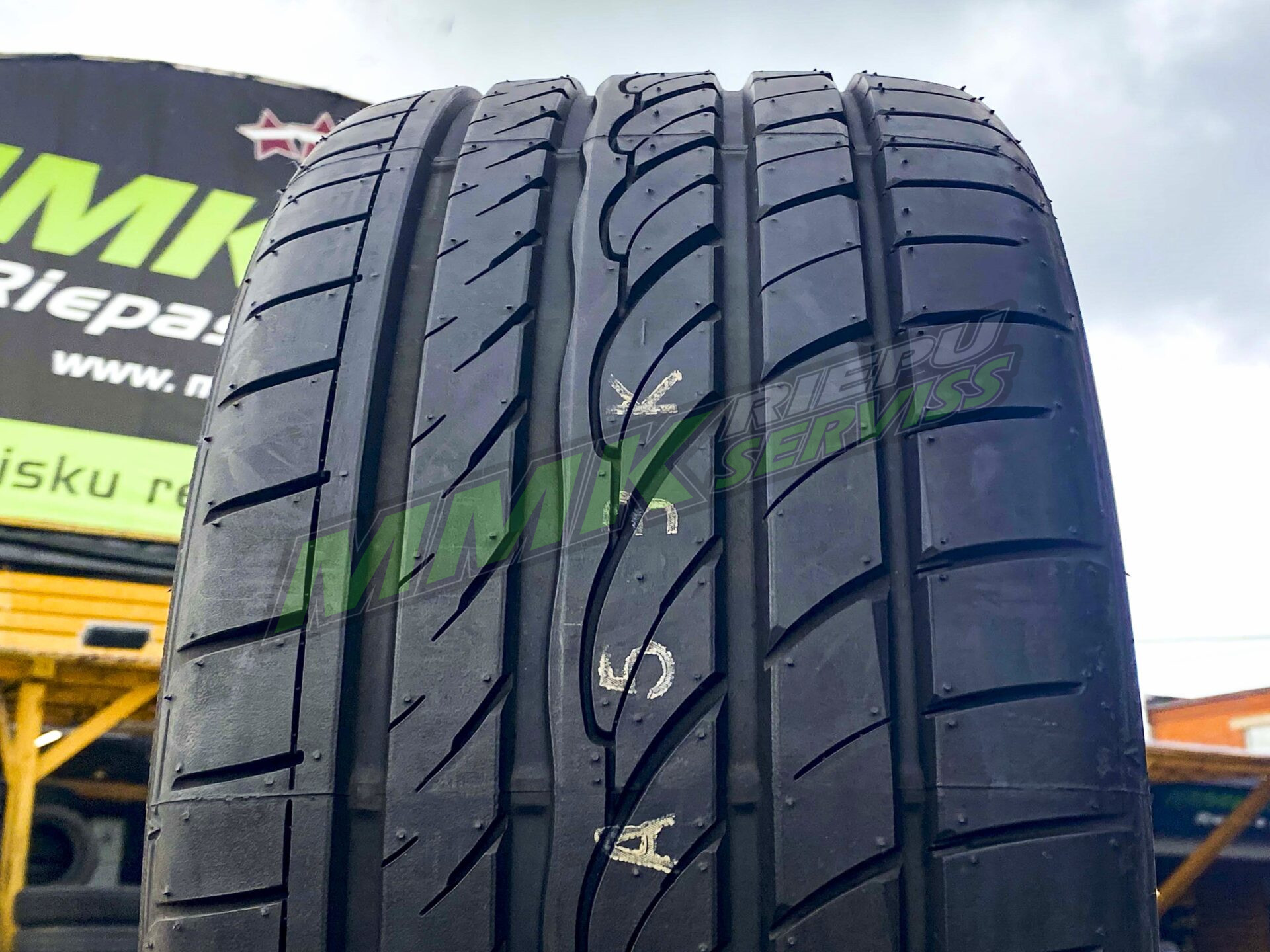 245/45R18 Sumitomo HTR Z3 100Y DOT14 - Vasaras riepas