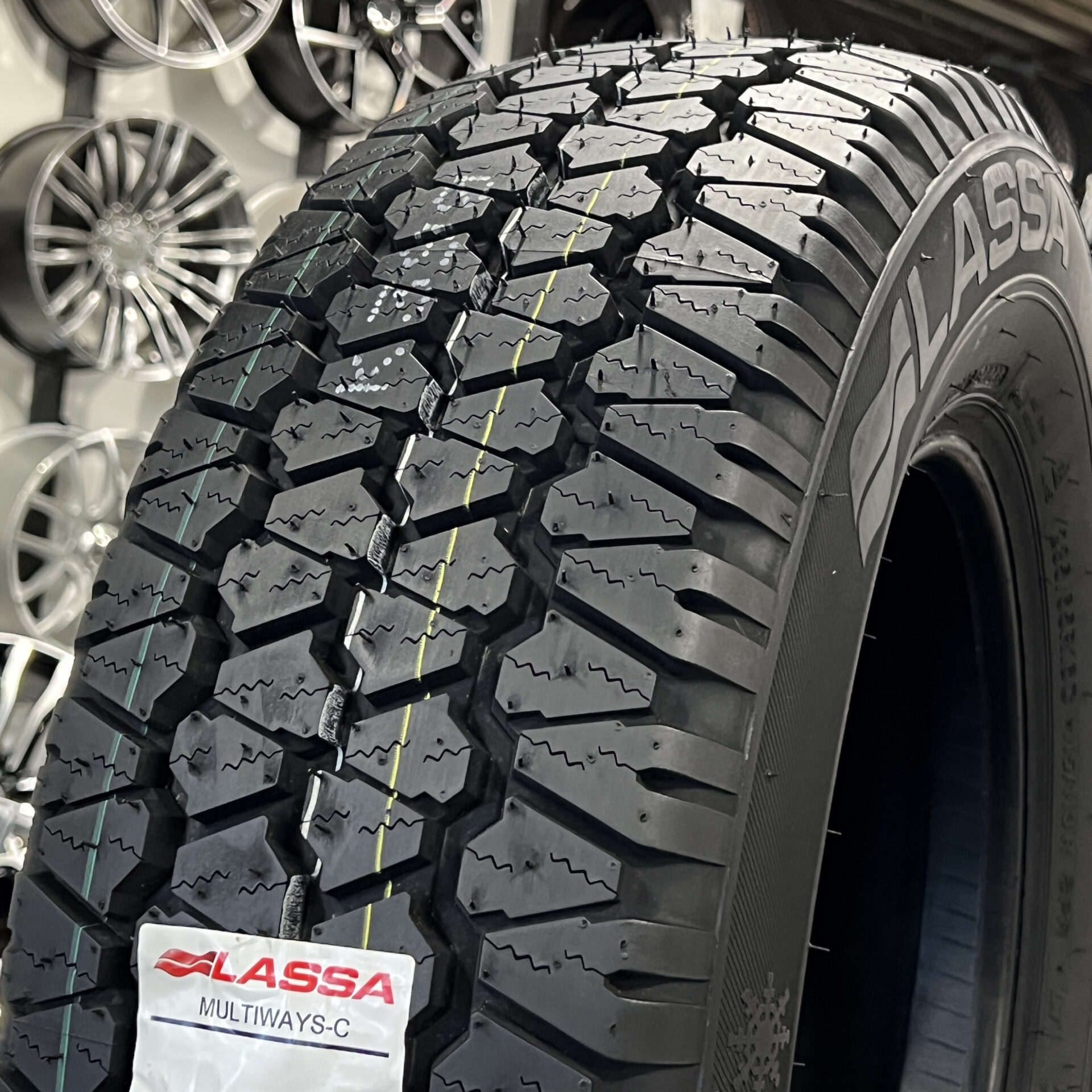 225/65R16C Lassa Multiways-C 112/110R (Bridgestone)