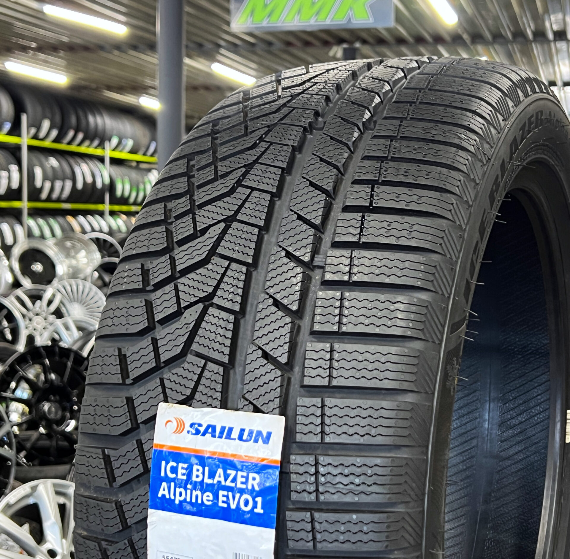 235/35R19 Sailun Ice Blazer Alpine EVO