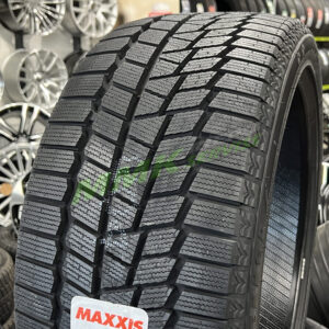 255/40R18 Maxxis Arctic Trekker SP-02 95T - Vissezonas riepas / Ziemas riepas