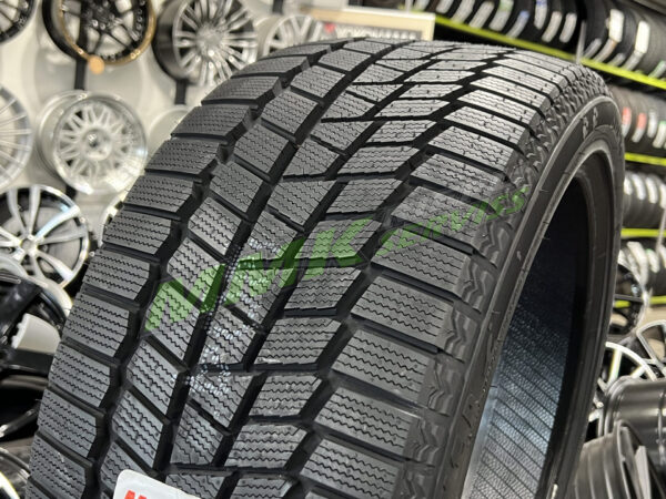 255/40R18 Maxxis Arctic Trekker SP-02 95T - Vissezonas riepas / Ziemas riepas