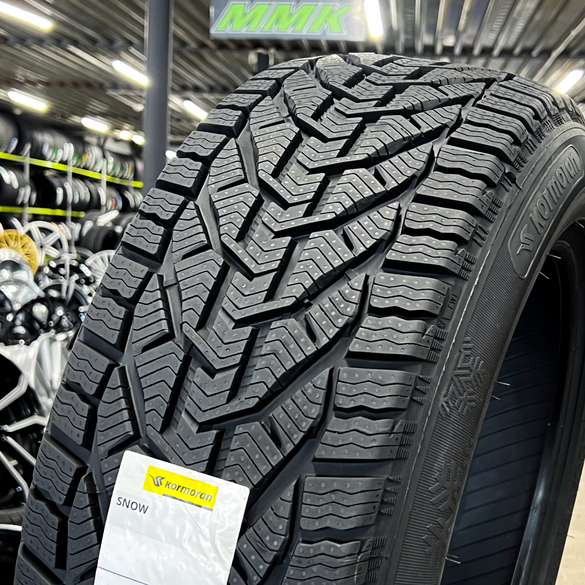 235/45R18 Kormoran Snow 98V XL FR
