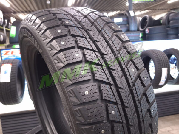 225/55R16 Headway HW501 95T ar radzēm DOT18 - Ziemas riepas / Ziemas ar radzēm riepas