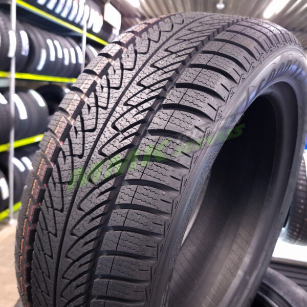 215/50R17 Goodyear UltraGrip 8 Performance 95V - Vissezonas riepas / Ziemas riepas