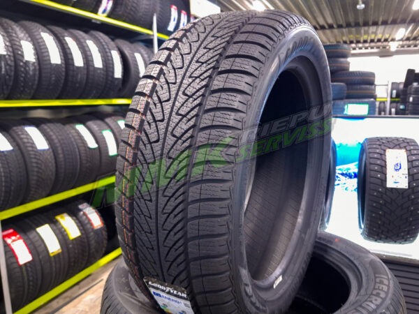 215/50R17 Goodyear UltraGrip 8 Performance 95V - Vissezonas riepas / Ziemas riepas