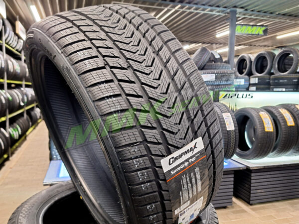 245/35R19 Gripmax SureGrip Pro Winter 93V XL - Vissezonas riepas / Ziemas riepas