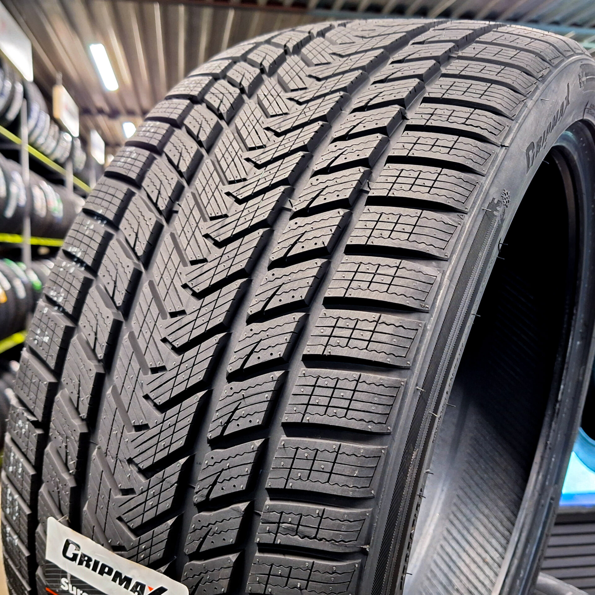 275/30R21 Gripmax SureGrip Pro Winter 98V