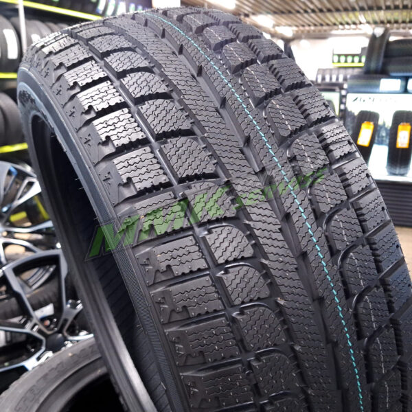 195/80R15C Maxtrek Trek M7 106/104Q 8PR - Vissezonas riepas / Ziemas riepas