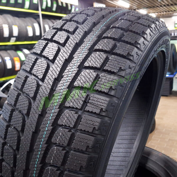 195/80R15C Maxtrek Trek M7 106/104Q 8PR - Vissezonas riepas / Ziemas riepas