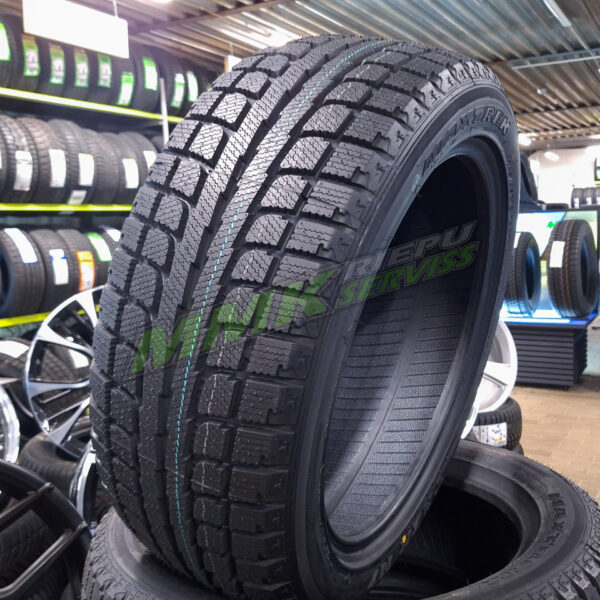 195/80R15C Maxtrek Trek M7 106/104Q 8PR - Vissezonas riepas / Ziemas riepas