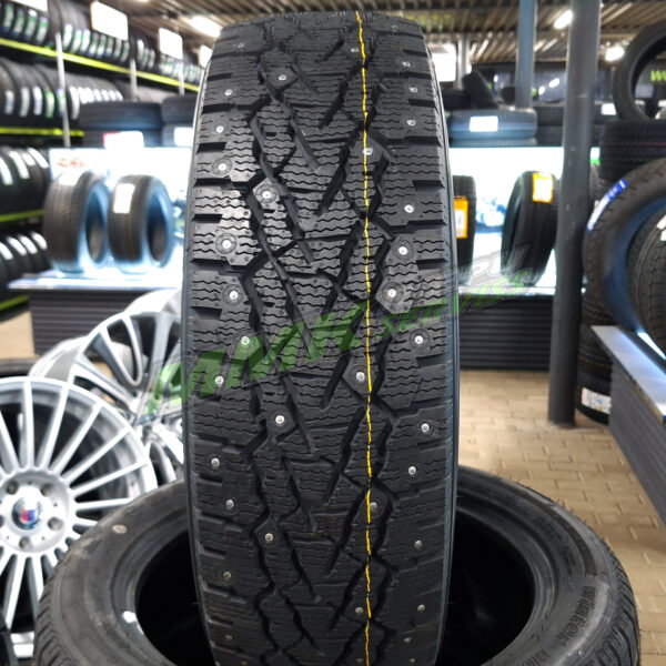 205/65R16C Kumho Winter PorTran CW11 107/105R ar radzēm - Ziemas riepas / Ziemas ar radzēm riepas