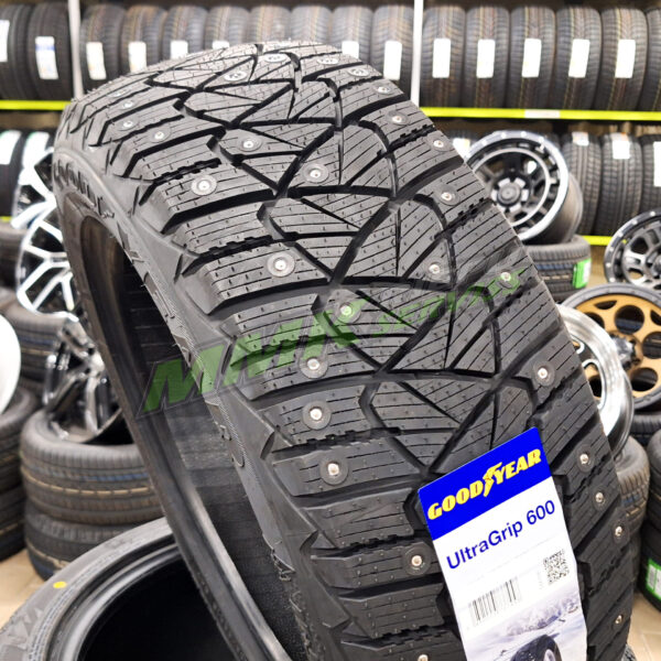 205/55R16 Goodyear UltraGrip 600 94T XL FP ar radzēm - Ziemas riepas / Ziemas ar radzēm riepas