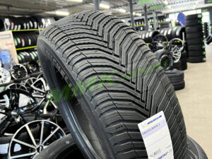 215/45R17 Michelin CrossClimate 2 91Y - Vissezonas riepas / Ziemas riepas