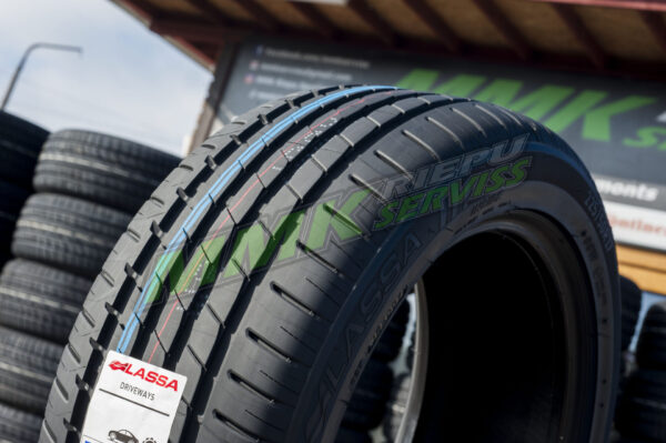 225/55R17 Lassa Driveways 101W XL (Bridgestone) - Vasaras riepas