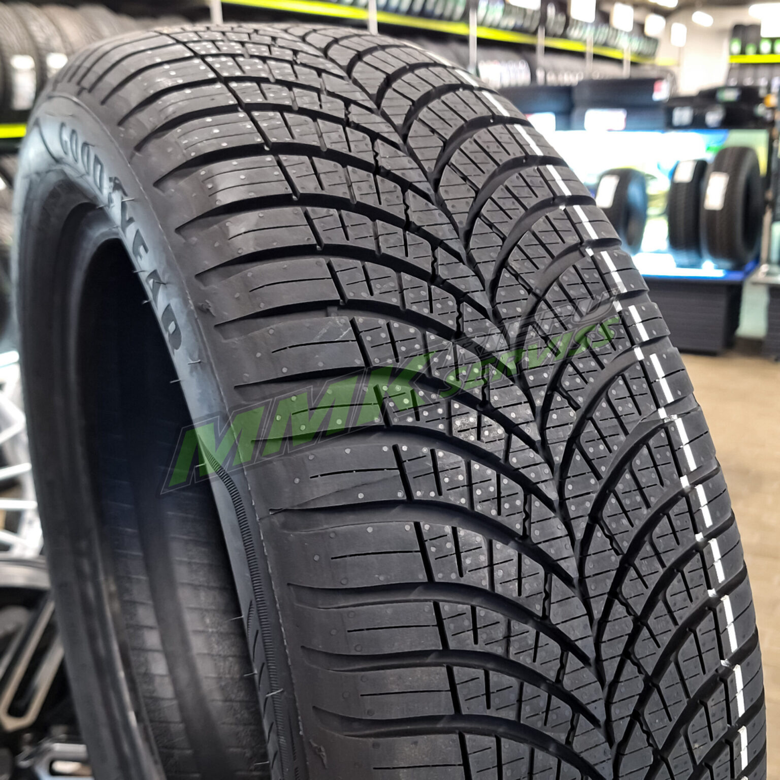 Vector R20 215/45R20 Goodyear Vector 4Seasons Gen-3 95T XL • MMK Riepas