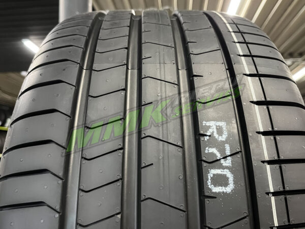 225/40R19 Pirelli P Zero PZ4 Luxury 93Y XL RunFlat (*) - Vasaras riepas