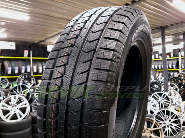 265/60R18 Sunfull Mont-Pro WP882 110H - Vissezonas riepas / Ziemas riepas