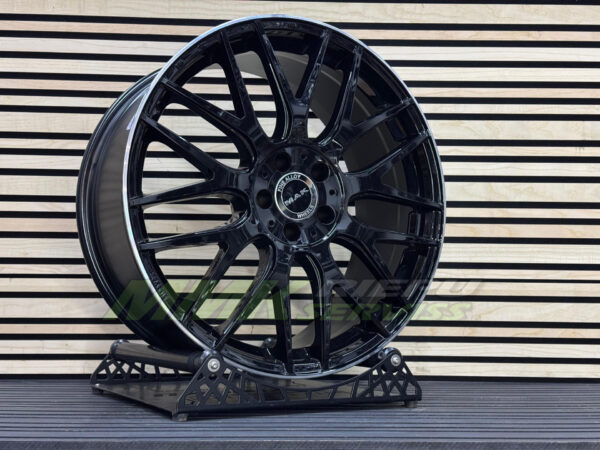 R20x9 5X112 ET28 66.6 MAK Arrow Black polished - Aluminija A riepas