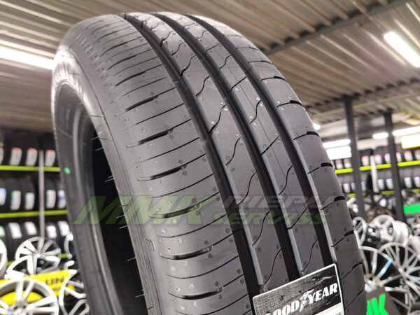 175/65R17 Goodyear EfficientGrip Performance 2 87H DEMO - Vasaras riepas