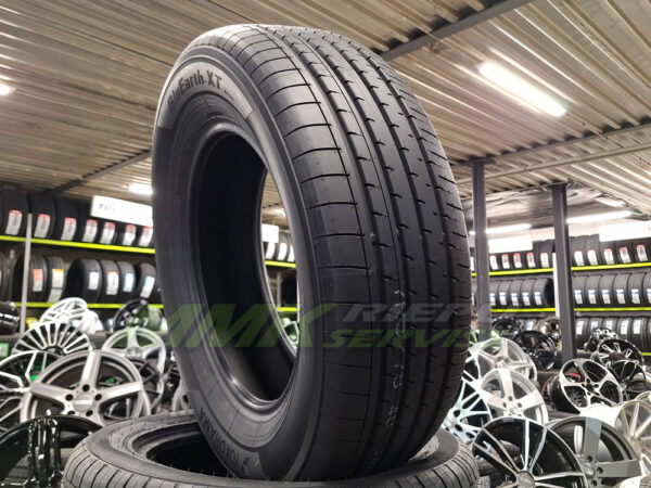 235/65R17 Yokohama BluEarth-XT AE61 108V XL - Vasaras riepas