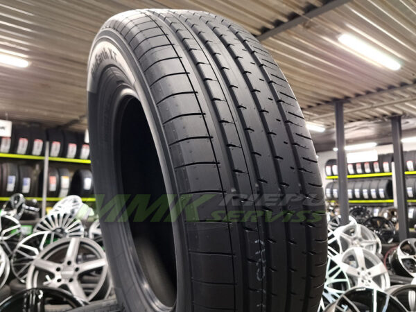 235/65R17 Yokohama BluEarth-XT AE61 108V XL - Vasaras riepas