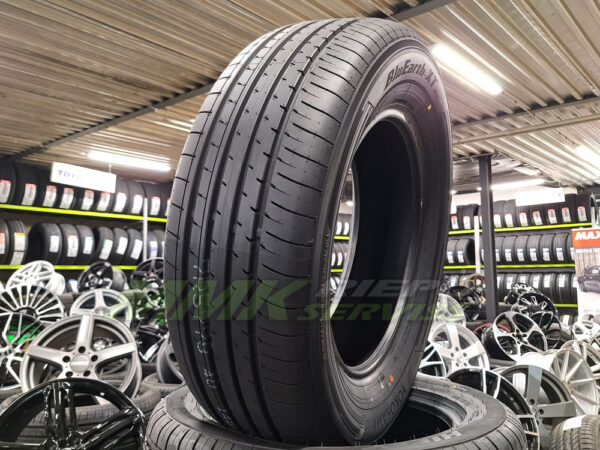 235/65R17 Yokohama BluEarth-XT AE61 108V XL - Vasaras riepas