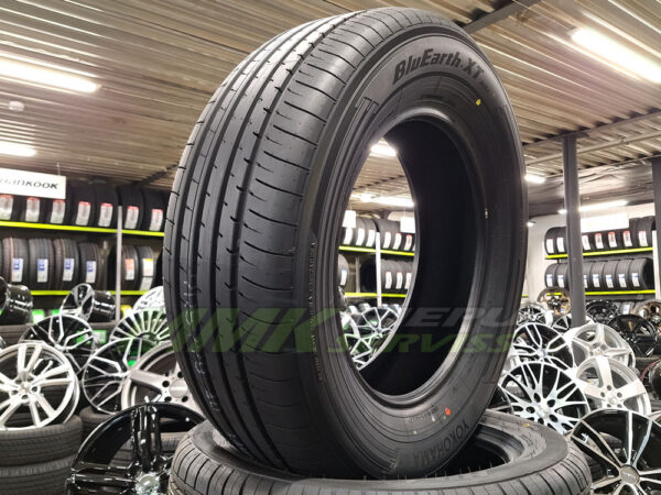 235/65R17 Yokohama BluEarth-XT AE61 108V XL - Vasaras riepas